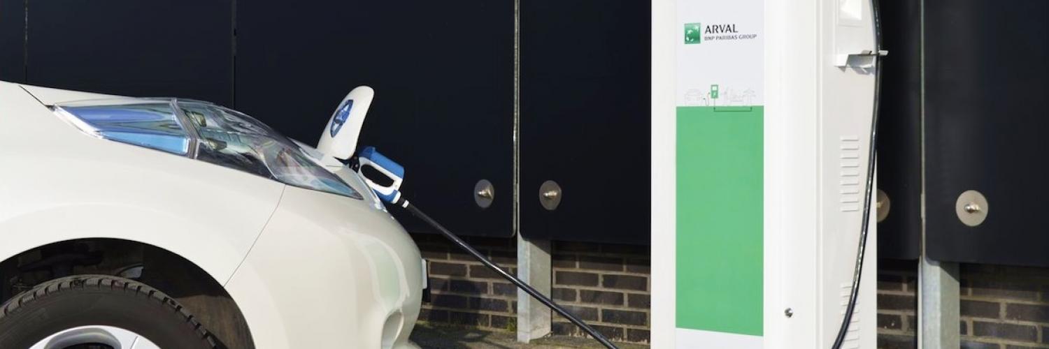 ARVAL AUMENTA SU FLOTA DE ELÉCTRICOS E HÍBRIDOS