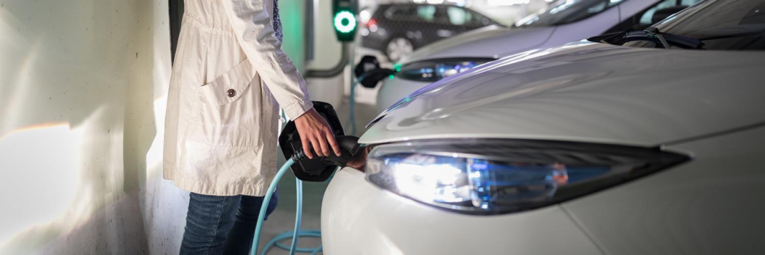 Blog Arval El renting de coches eléctricos e híbridos crece por la subida del precio de la gasolina