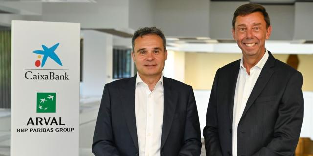 Caixabank y Arval extienden hasta 2030 su alianza para transformar la movilidad en España y prevén comercializar 200.000 vehículos en cinco años