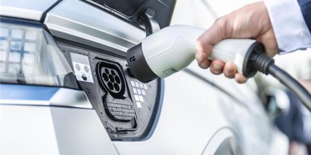 Receive our PHEV white paper